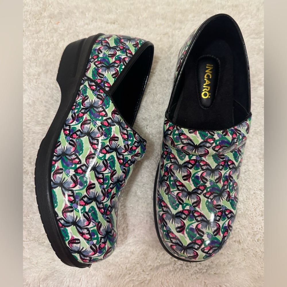 Women’s Ingaro Multicolor Slip-On Shoes Sz10 butterfly pattern